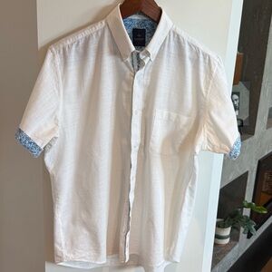 Tailorbyrd White Short-Sleeve Button-Down Shirt with Blue Floral Accents, Men’s